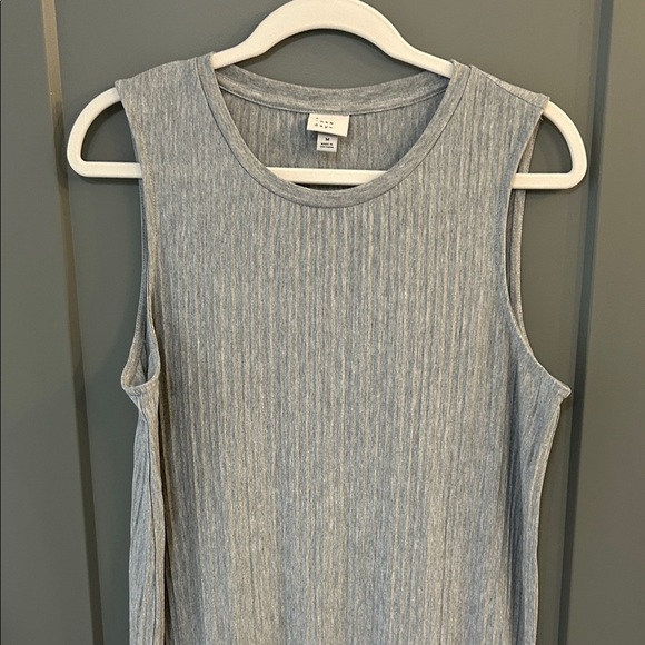 a new day Dresses & Skirts - a new day Light Gray Sleeveless Ribbed Dress size medium